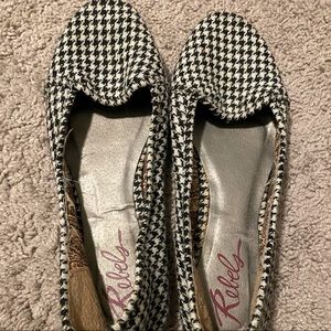 Rebels flats! (size 7.5)